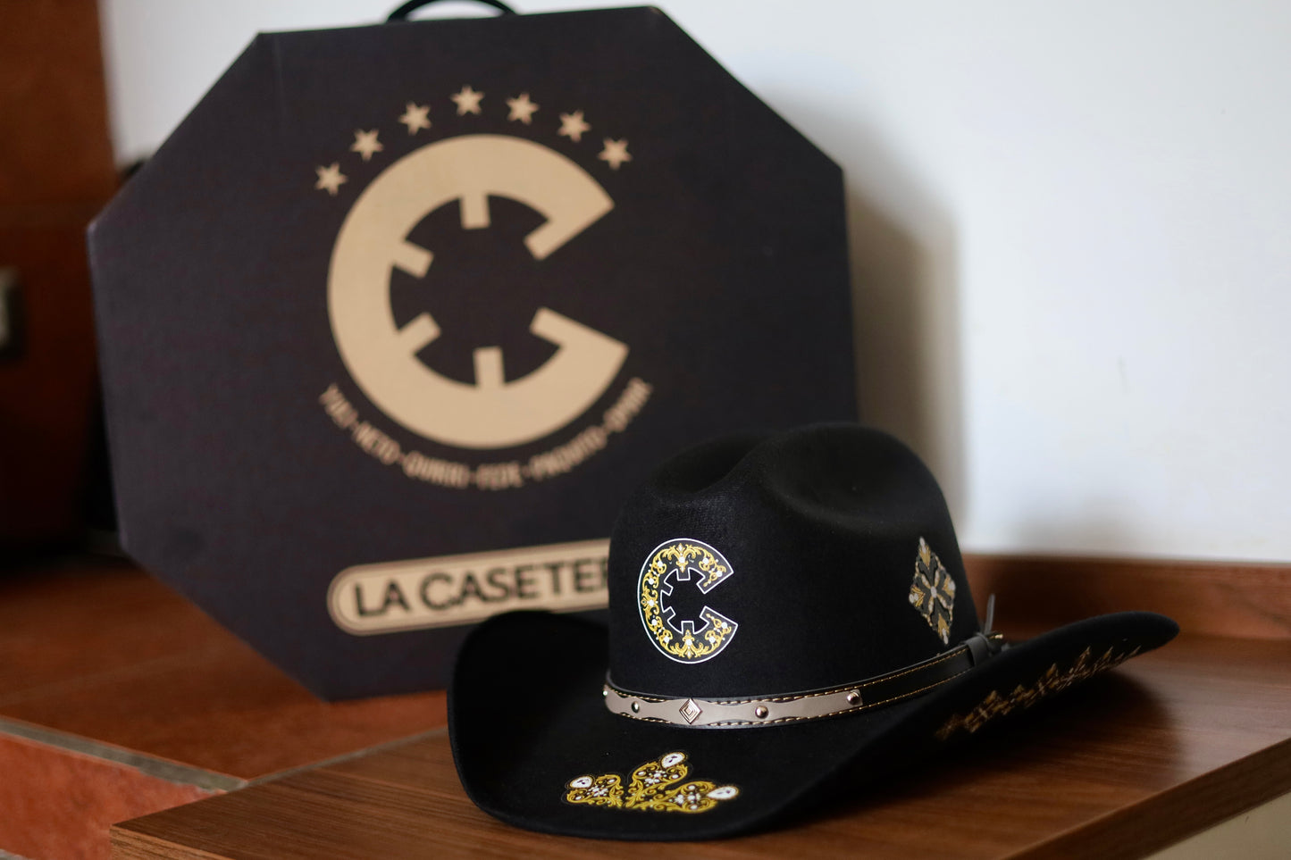 [PREVENTA] - Sombrero Casetero + Caja especial